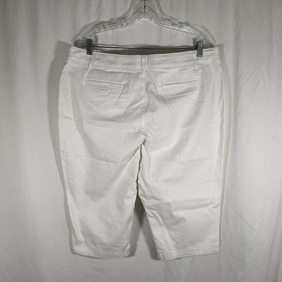New St John's Bay Capri Womens 18P Petite White Mid Rise Button Zip Cotton Blend - Picture 5 of 9